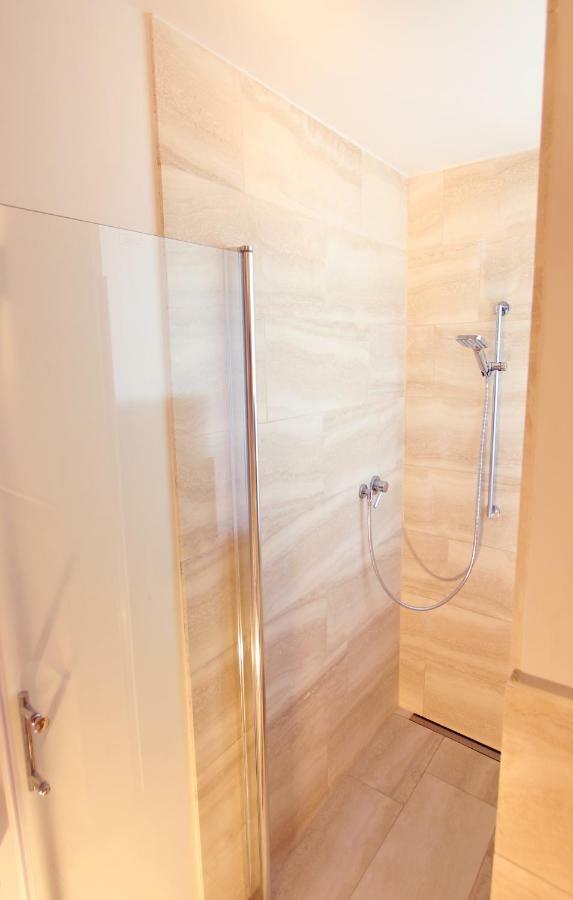 Loft am See mit privatem Badestrand/Klimaanlage Immenstaad am Bodensee Buitenkant foto